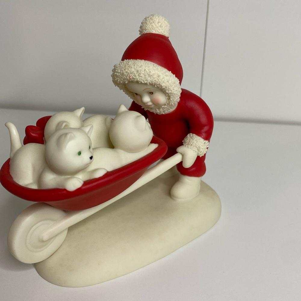 ❤️Snowbabies❤️ Kitten Courier 2001 wheelbarrow